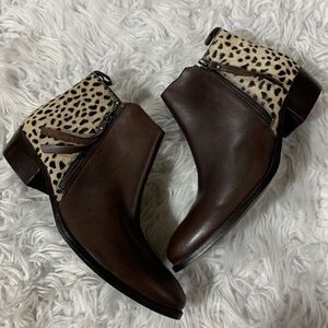 JOURNEE Signature Shalece Bootie Leather with Animal Print fur zip closure sz 9